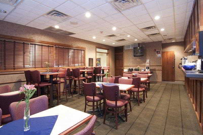 Norwood Inn & Suites Mankato North Mankato Restaurant photo