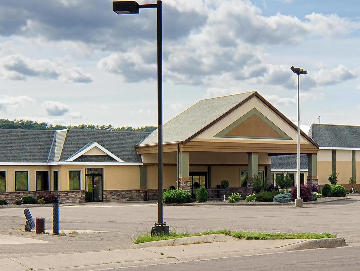 Norwood Inn & Suites Mankato North Mankato Exterior photo